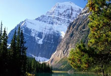 阿贾克斯小组出线，积分排名领先